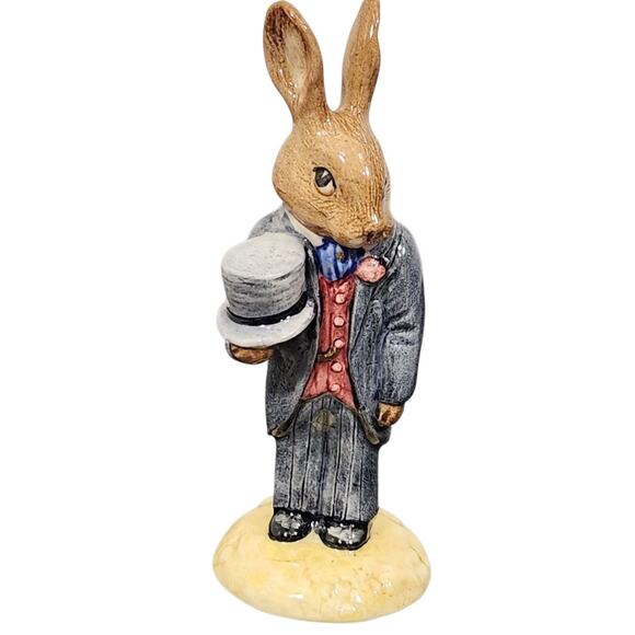 VTG ROYAL DOULTON RABBIT GROOM BUNNYKINS FIGURINE WEDDING CAKE BUNNY SUIT BRIDAL - Picture 1 of 6